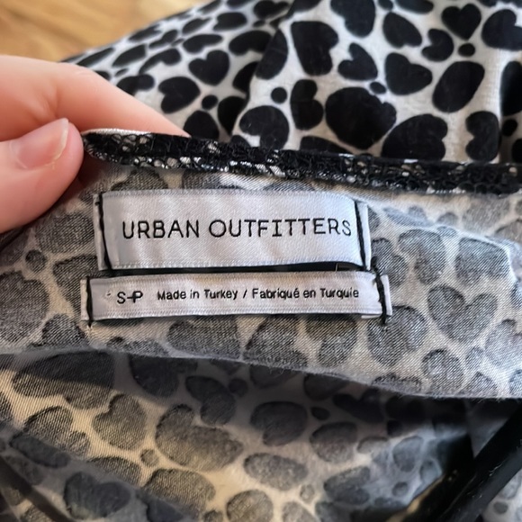 Urban Outfitters patterned midi dress - Picture 5 of 5